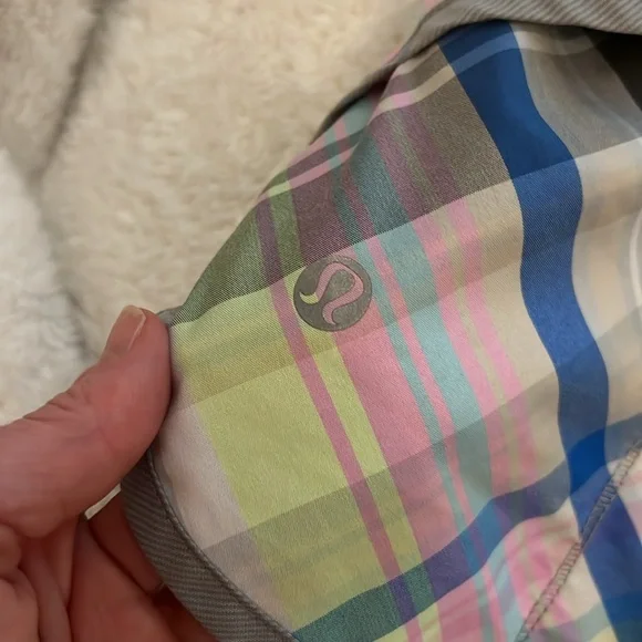 EUC Lululemon Women Size 4 Rad Plaid Tracker Speed Shorts II